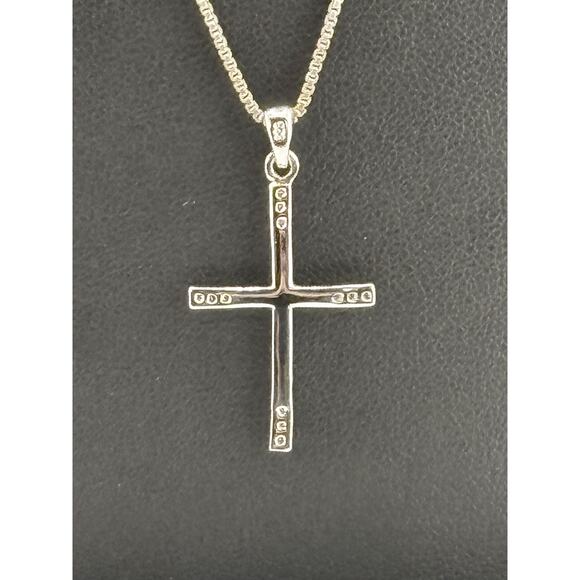 925 Italy Sterling Silver Cross Pendant Necklace - Picture 1 of 3
